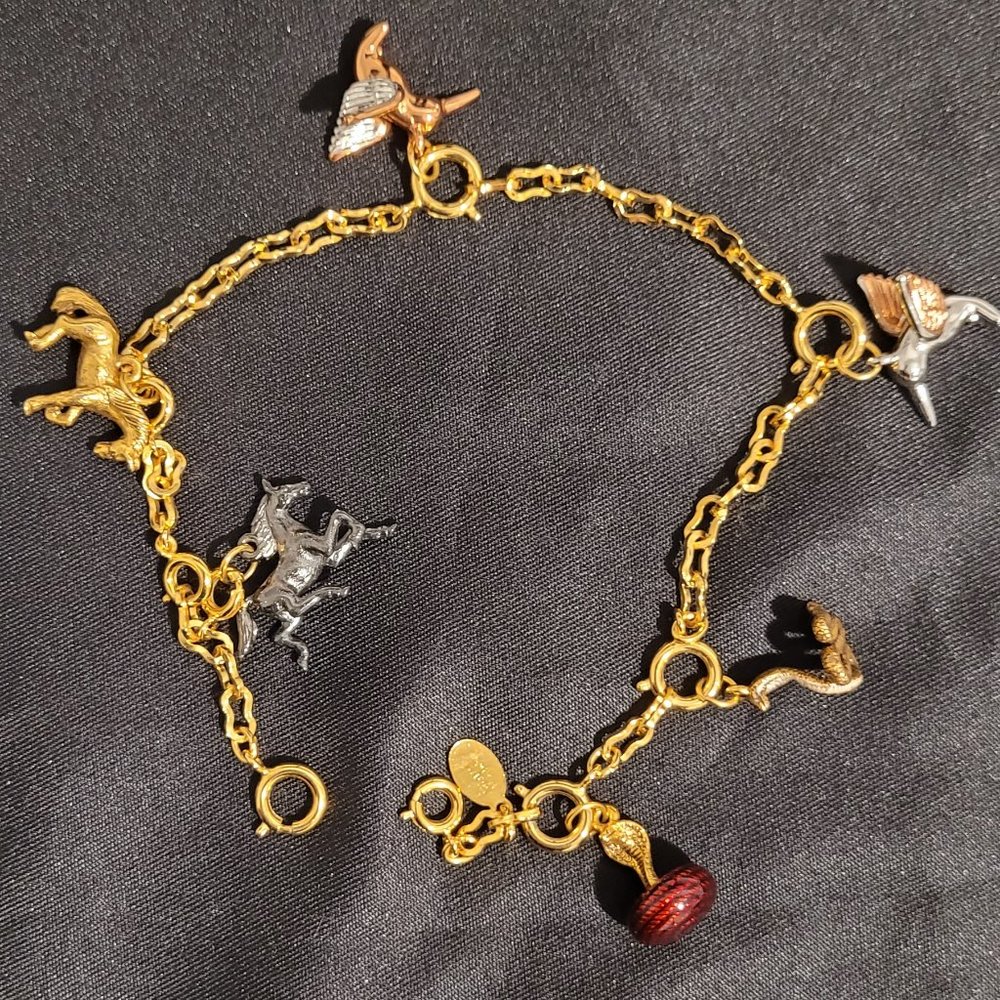 Vintage Joan Rivers Noah's Ark 6 Charm bracelet w/ Yellow Gold Plated extenders